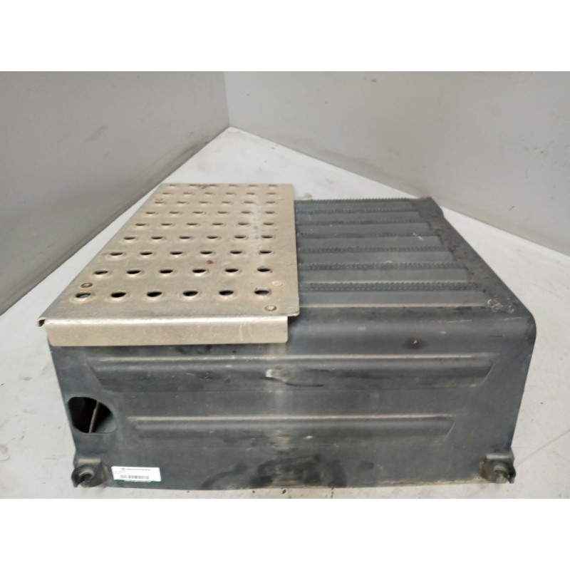 Recambio de tapa bateria para volvo fh 12 2002  12.1 diesel (d12d420) referencia OEM IAM 1371830 - Blanco 4