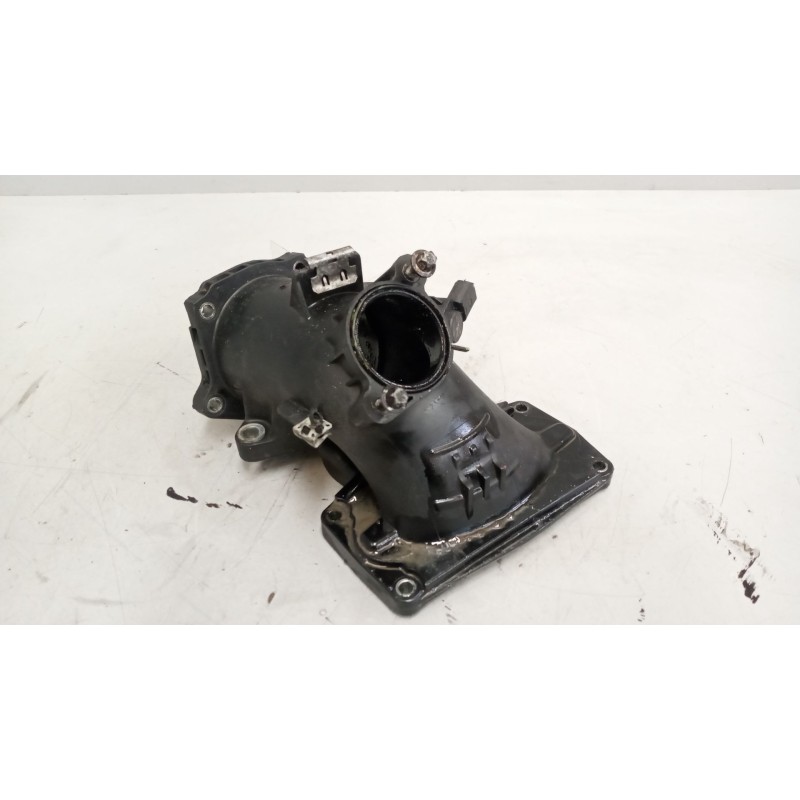 Recambio de tubo admision para riocar march 07 referencia OEM IAM A6510900028 - Blanco 4