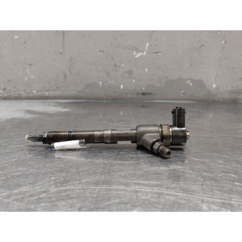 Recambio de inyector para opel corsa c blue line referencia OEM IAM 0445110083 - Blanco 2