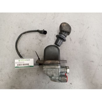 Recambio de palanca freno de mano para iveco eurocargo 05.03  3.9 diesel referencia OEM IAM 504062171  DPM90EY