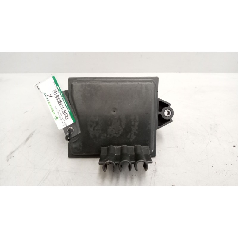 Recambio de acumulador de vacio para riocar march 07 referencia OEM IAM A6510700168 - Blanco 3