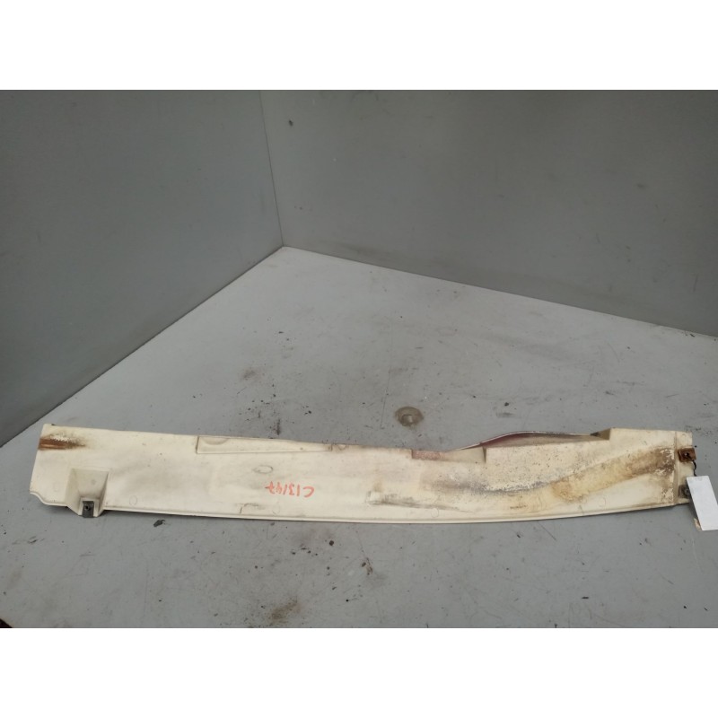 Recambio de molduras delanteras para renault m 160.13 (160.12) / m 200.15 referencia OEM IAM 5000421732 - Blanco 2
