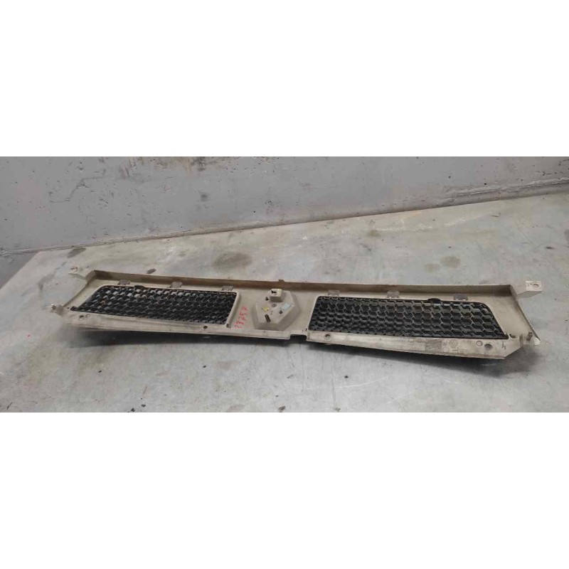 Recambio de rejilla delantera central para renault master ii phase 2 combi kombi 2,8t l1 6pl. referencia OEM IAM - Blanco 3