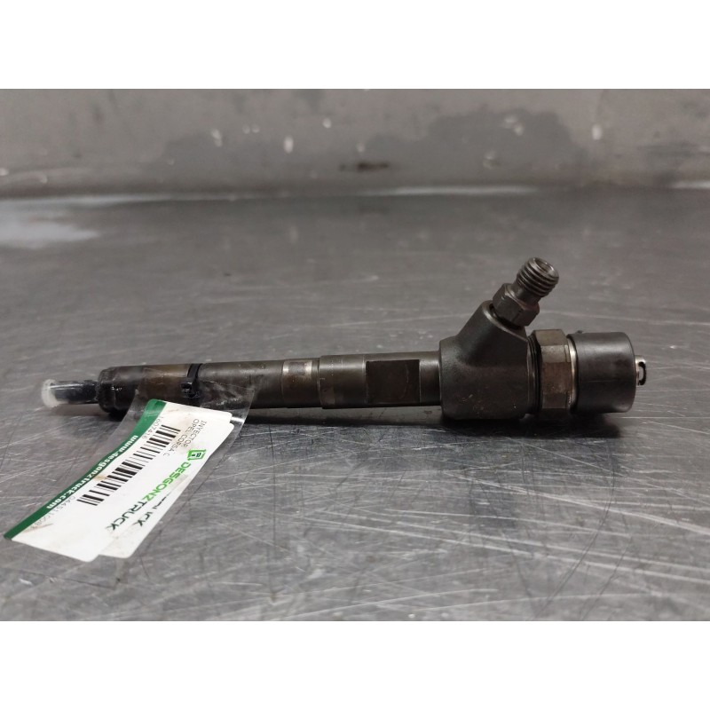 Recambio de inyector para opel corsa c blue line referencia OEM IAM 0445110083  