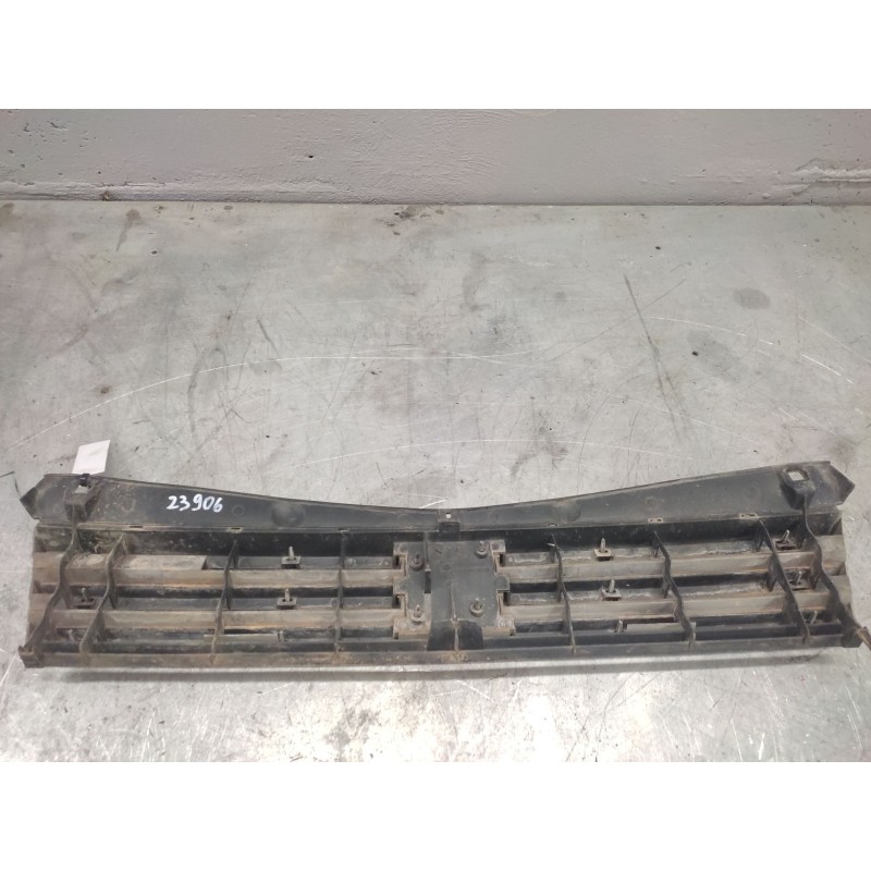 Recambio de rejilla delantera central para peugeot 205 ii (20a/c) 1.2 referencia OEM IAM - Gris 2