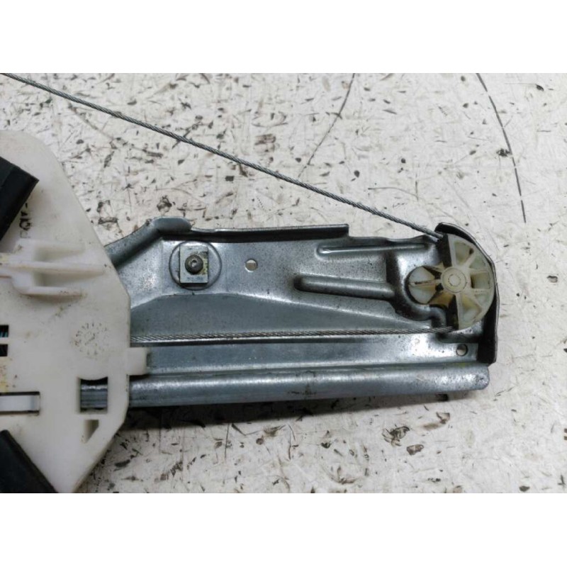 Recambio de elevalunas trasero derecho para renault clio ii fase ii (b/cb0) authentique referencia OEM IAM 7700434304 MANUAL 6