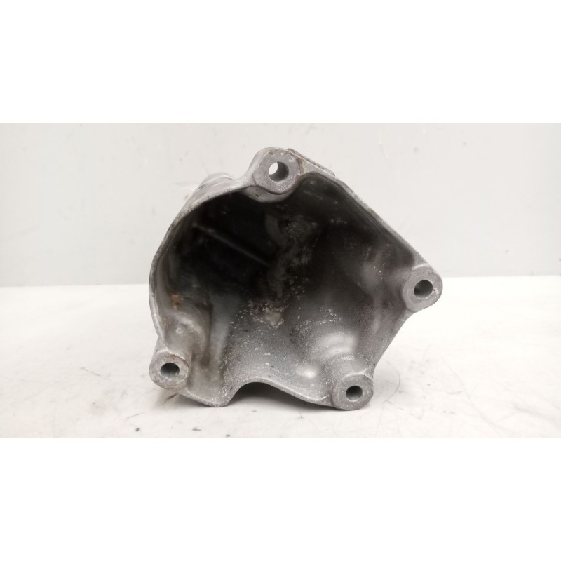 Recambio de soporte motor para riocar march 07 referencia OEM IAM A6512231804 - Blanco 3
