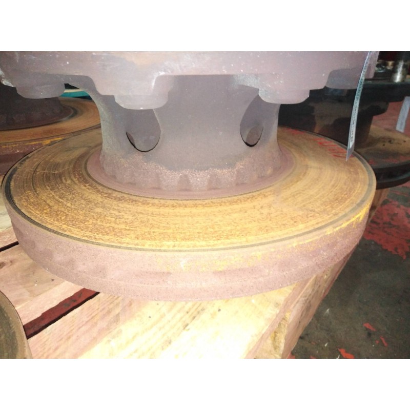 Recambio de buje delantero para renault magnum ab 2005 cabina adel.tractor semirr. gv  4x2 4xx.18 gran espacio referencia OEM IA 3