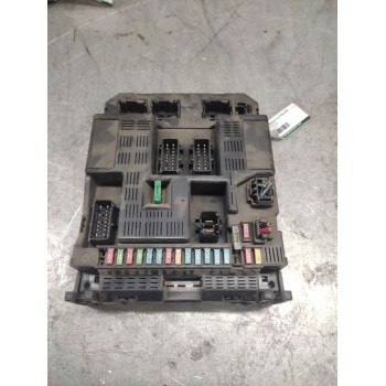 CAJA RELES / FUSIBLES 