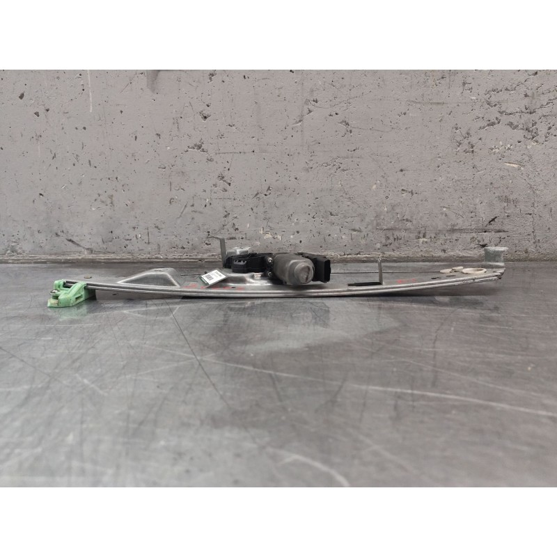 Recambio de elevalunas delantero izquierdo para renault scenic ii grand confort dynamique referencia OEM IAM 067527 - Plata 2