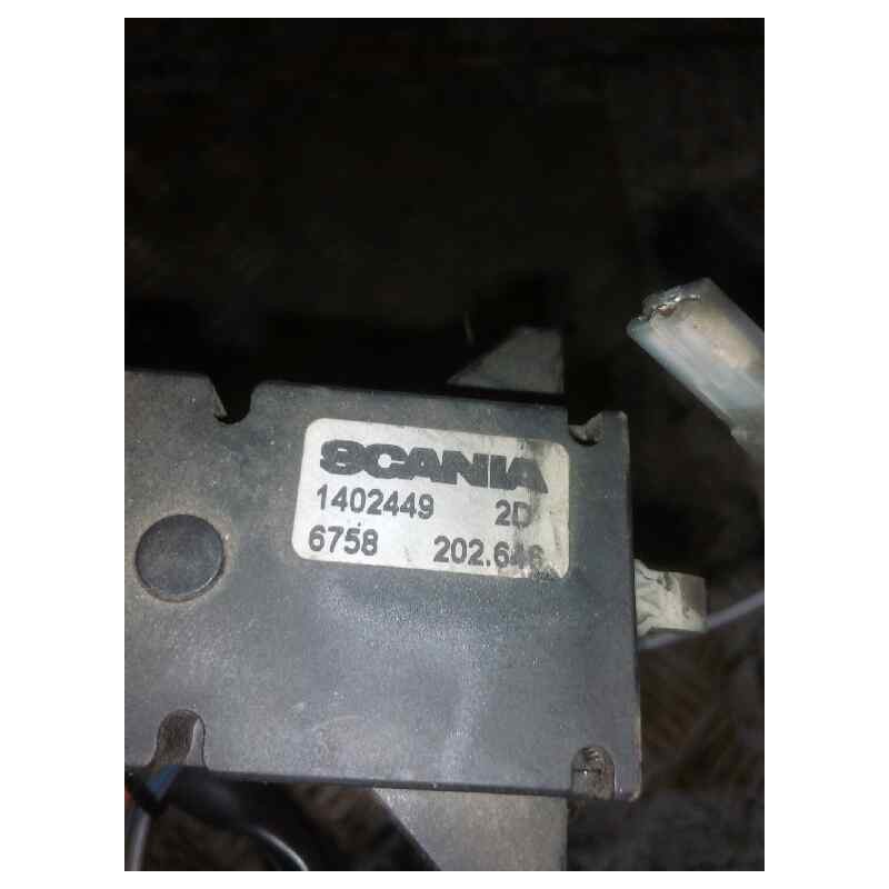 Recambio de mando limpia para scania serie 4 (p/r 124 l) fg  420 (4x2) e2/e3 largo cr 19 a referencia OEM IAM 1424970 - Blanco