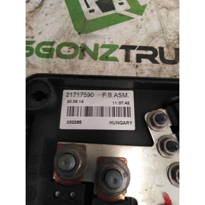 Recambio de caja reles / fusibles para renault serie t fg 4x2 cabina high-sleeper referencia OEM IAM 21717590 - Blanco 3