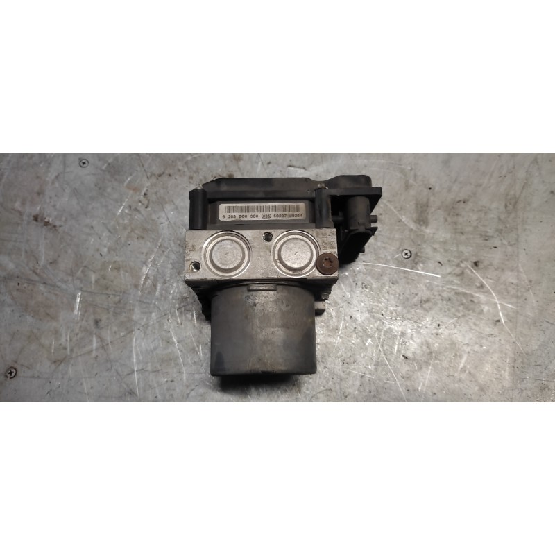 Recambio de abs para renault megane ii classic berlina dynamique referencia OEM IAM 8200038695 2