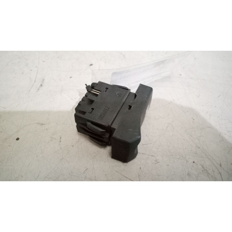 Recambio de interruptor para renault magnum ab diesel referencia OEM IAM 5010589488 - Blanco 2