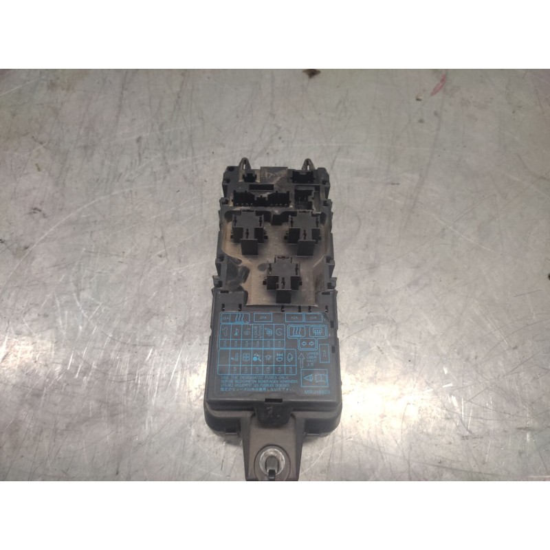 Recambio de caja reles / fusibles para mitsubishi space star (dg0) 1900 di-d referencia OEM IAM MB953355 2