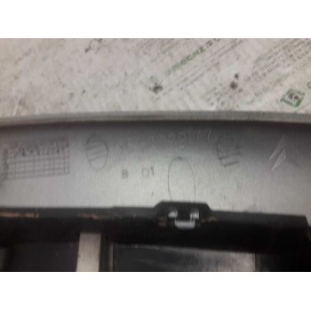Recambio de rejilla delantera central para citroën xsara picasso 1.6 16v exclusive referencia OEM IAM 9632099177  