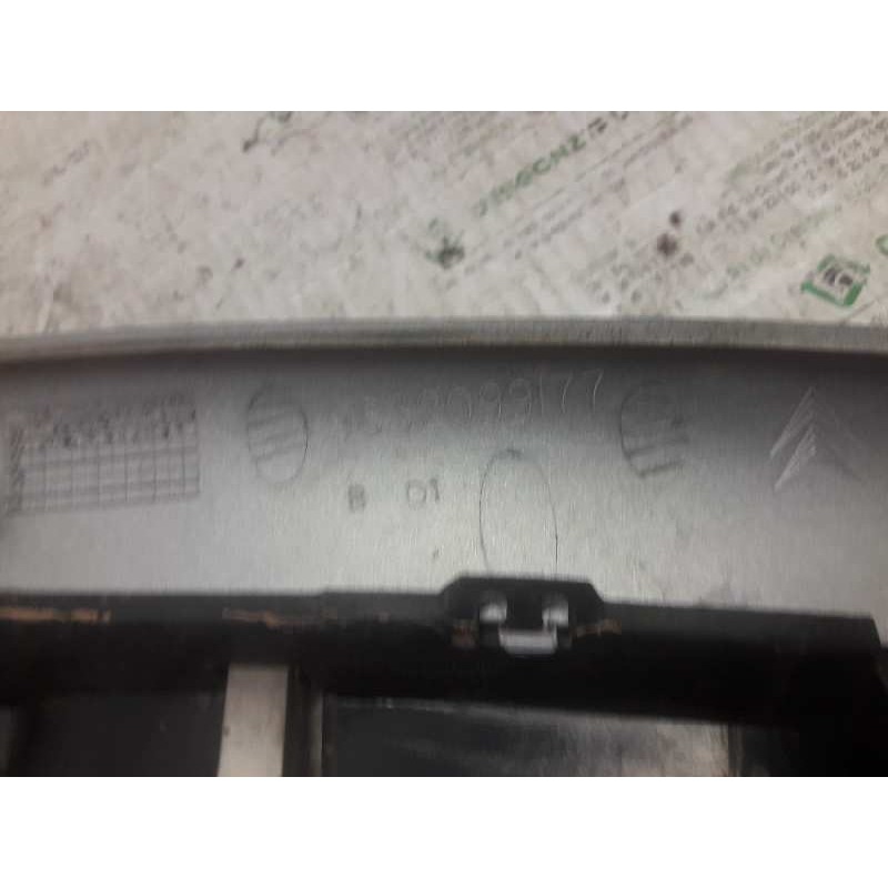 Recambio de rejilla delantera central para citroën xsara picasso 1.6 16v exclusive referencia OEM IAM 9632099177 3