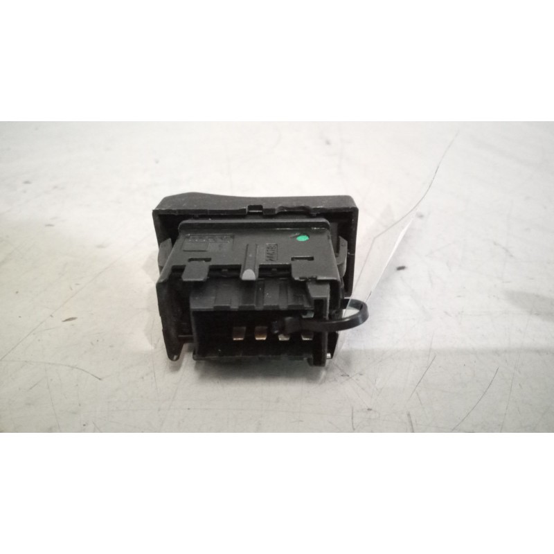 Recambio de interruptor para renault magnum ab diesel referencia OEM IAM 5010379357 - Blanco 2