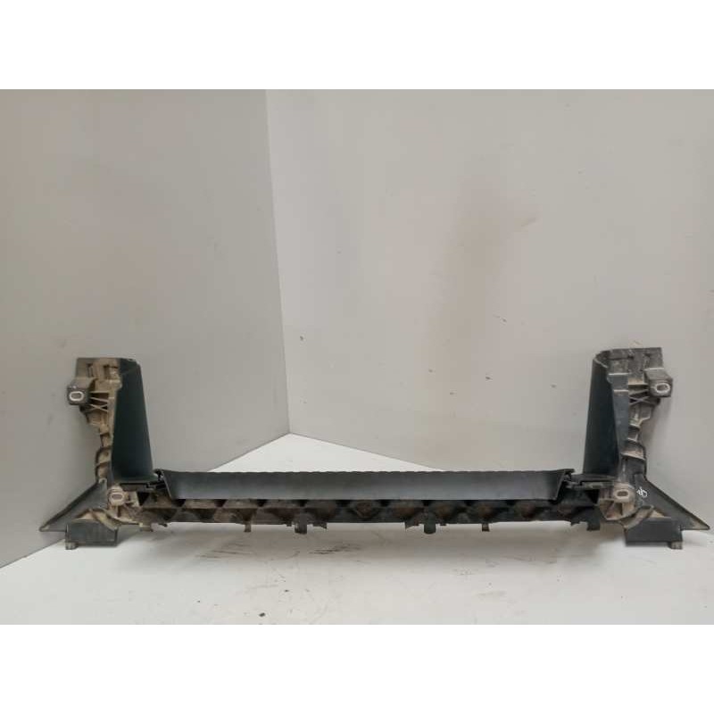 Recambio de molduras delanteras para man tgx 18.500 12.4 diesel referencia OEM IAM 81416146011  PISADERA FRONTAL - Blanco 3