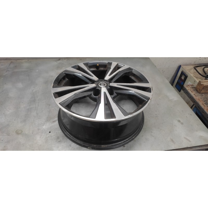Recambio de juego llantas para nissan qashqai (j11) acenta referencia OEM IAM  18 X 7J 18''-5 TORNILLOS - Blanco 8