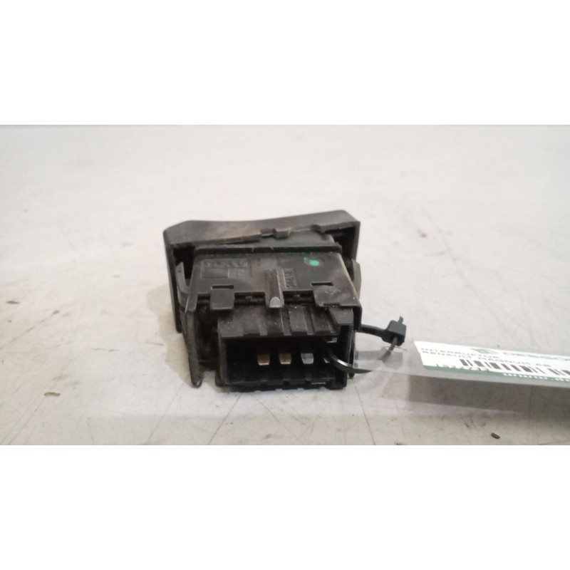 Recambio de interruptor para renault magnum ab diesel referencia OEM IAM 5010589022 - Blanco 2