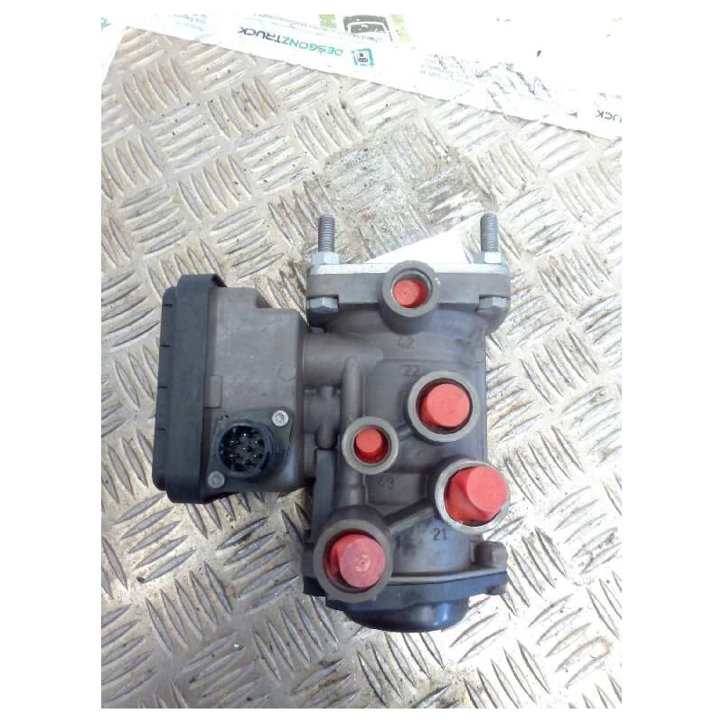 Recambio de valvula aire para scania serie p/g/r (l-clase) fsa r620 (4x2) largo cr 19 a referencia OEM IAM 1879274 K020622 VALVU - Blanco 3