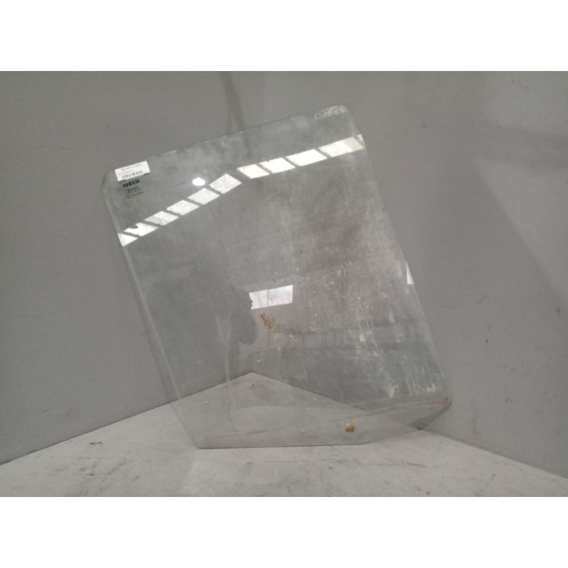 Recambio de luna delantera derecha para iveco eurocargo 05.03  5.9 diesel referencia OEM IAM 8142391  