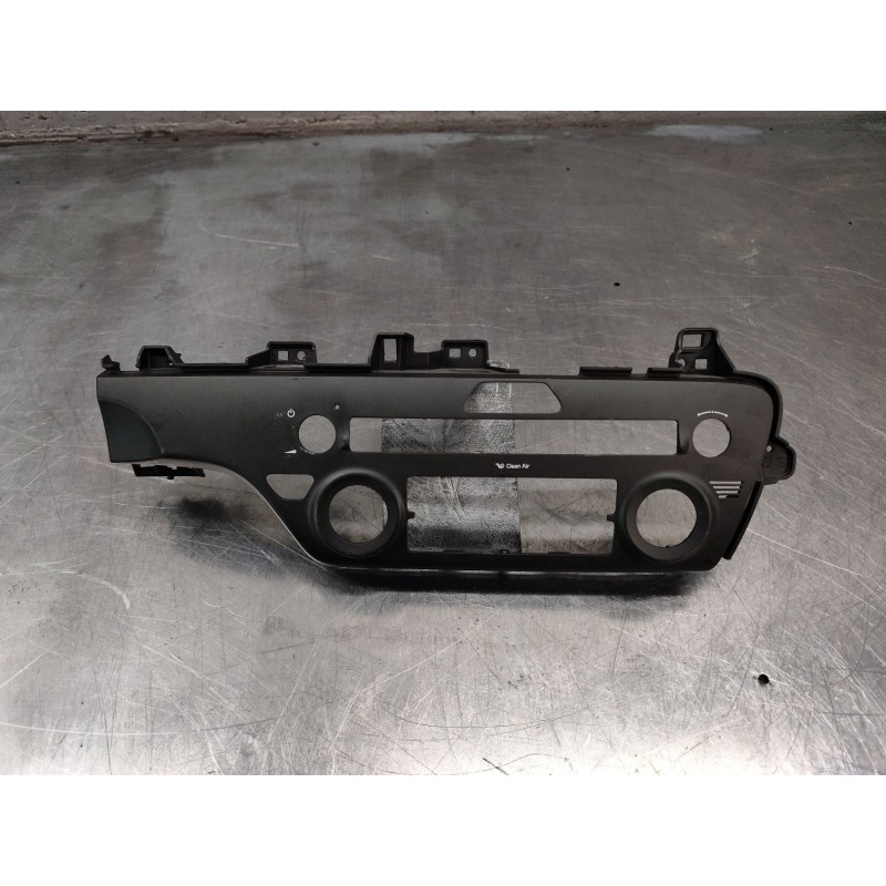 Recambio de moldura para kia sportage iv (ql, qle) 1.7 crdi referencia OEM IAM 84745F13 - Blanco