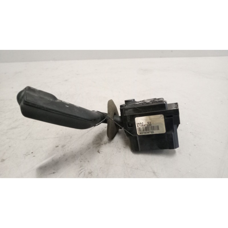 Recambio de mando limpia para renault magnum ab diesel referencia OEM IAM 7421535700  