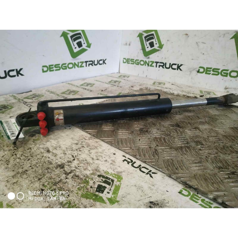Recambio de brazo elevacion cabina para renault magnum ab 2005 cabina adel.tractor semirr. 4x2 4xx.18 gran espacio referencia OE - Rojo