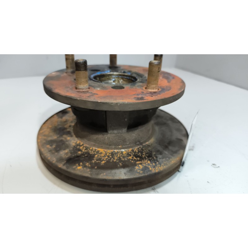Recambio de buje delantero para nissan cabstar e 3.0 diesel referencia OEM IAM 402049X201  