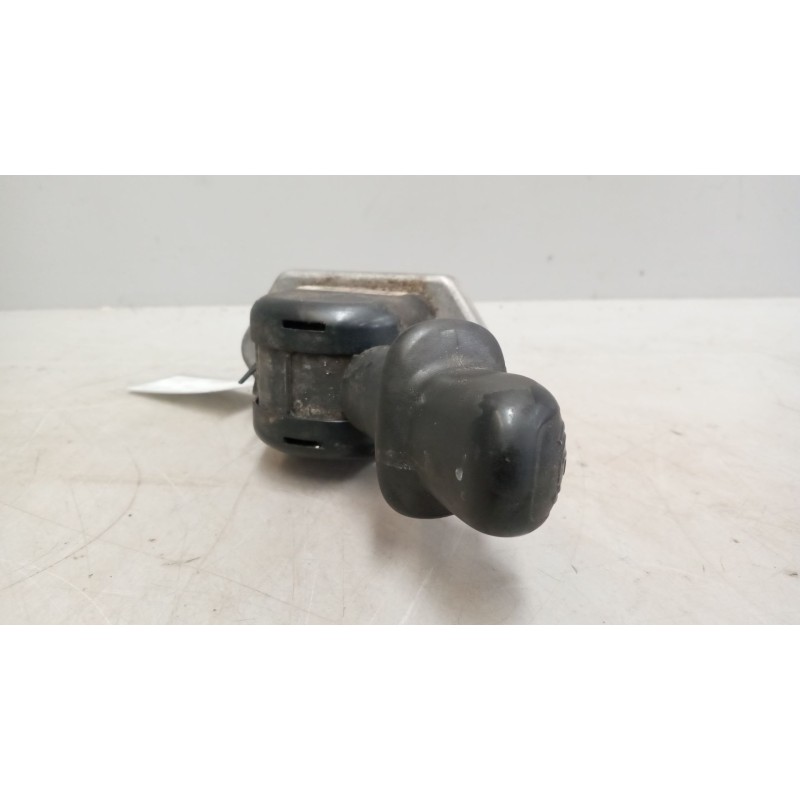 Recambio de palanca freno de mano para renault magnum ab diesel referencia OEM IAM 7420813846  9617231390 - Blanco 2
