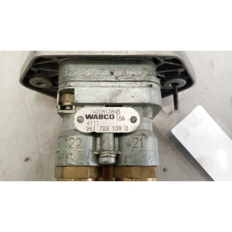 Recambio de palanca freno de mano para renault magnum ab diesel referencia OEM IAM 7420813846  9617231390 - Blanco 3