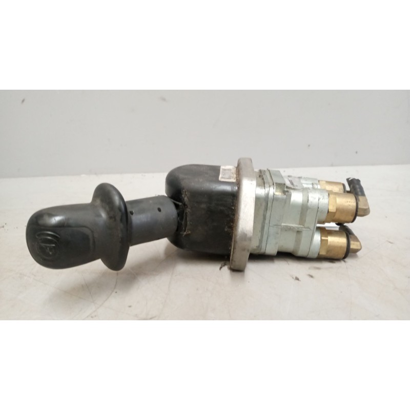 Recambio de palanca freno de mano para renault magnum ab diesel referencia OEM IAM 7420813846  9617231390 - Blanco 4