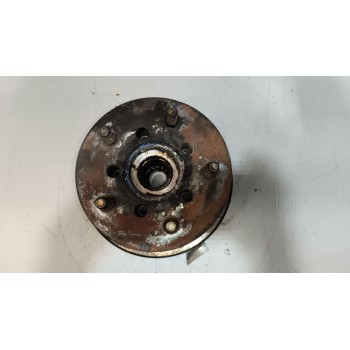 Recambio de buje delantero para nissan cabstar e 3.0 diesel referencia OEM IAM 402049X201  
