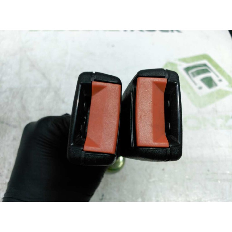 Recambio de enganche de cinturon trasero derecho para seat ibiza (6k) cl referencia OEM IAM 867857739 867857739 - Rojo 2