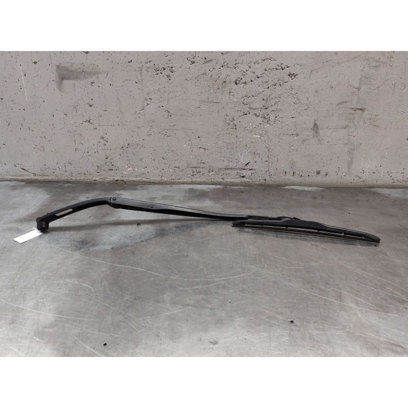 Recambio de brazo limpia delantero derecho para kia sportage iv (ql, qle) 1.7 crdi referencia OEM IAM - Blanco