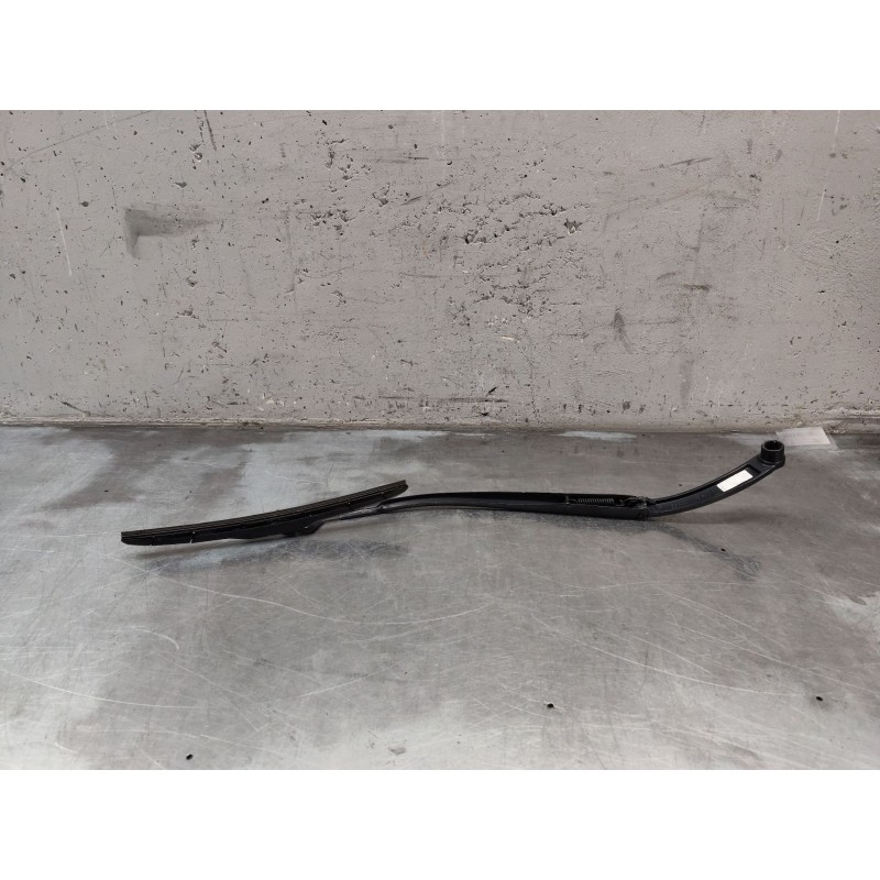 Recambio de brazo limpia delantero derecho para kia sportage iv (ql, qle) 1.7 crdi referencia OEM IAM - Blanco 2