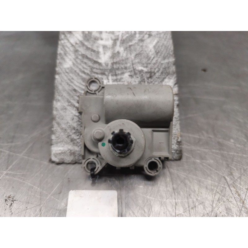 Recambio de motor apertura trampillas climatizador para kia sportage iv (ql, qle) 1.7 crdi referencia OEM IAM D267NFFAA01 - Blanco 3
