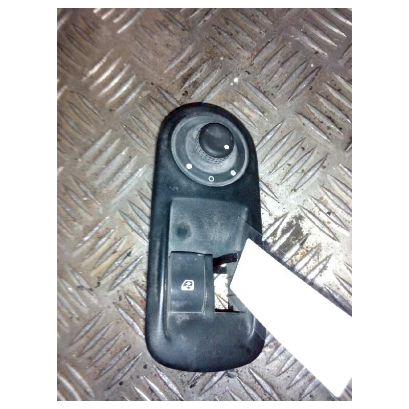Recambio de mando elevalunas delantero izquierdo para renault mascott fg 160. 35/55/65 cabina individual referencia OEM IAM   