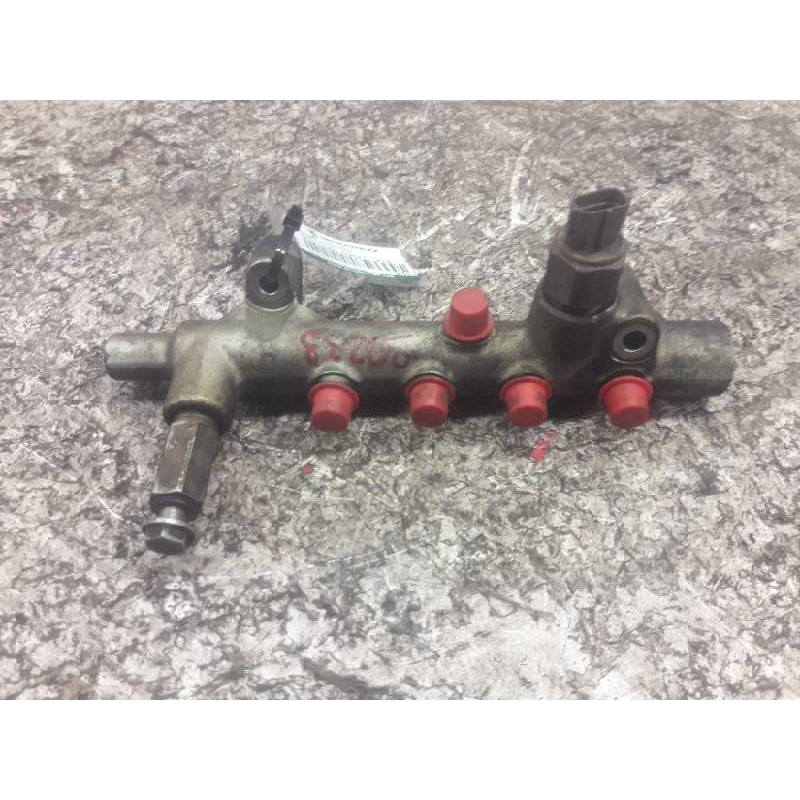 Recambio de rampa inyectora para opel combo (corsa c) familiar referencia OEM IAM 03G04379 - Blanco 2