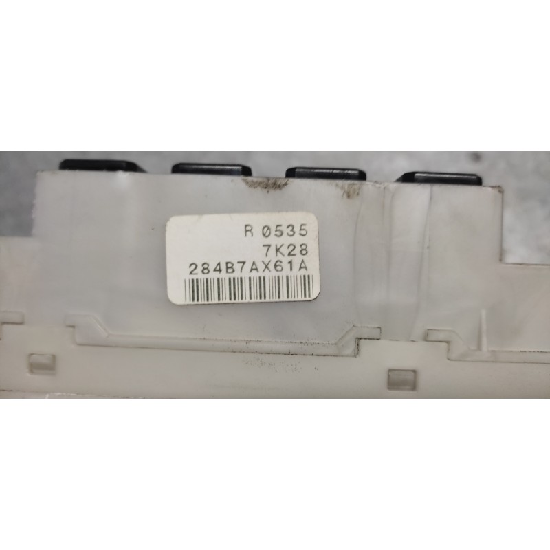 Recambio de caja reles / fusibles para nissan micra (k12e) 1.2 cat referencia OEM IAM 284B7AX61A 2