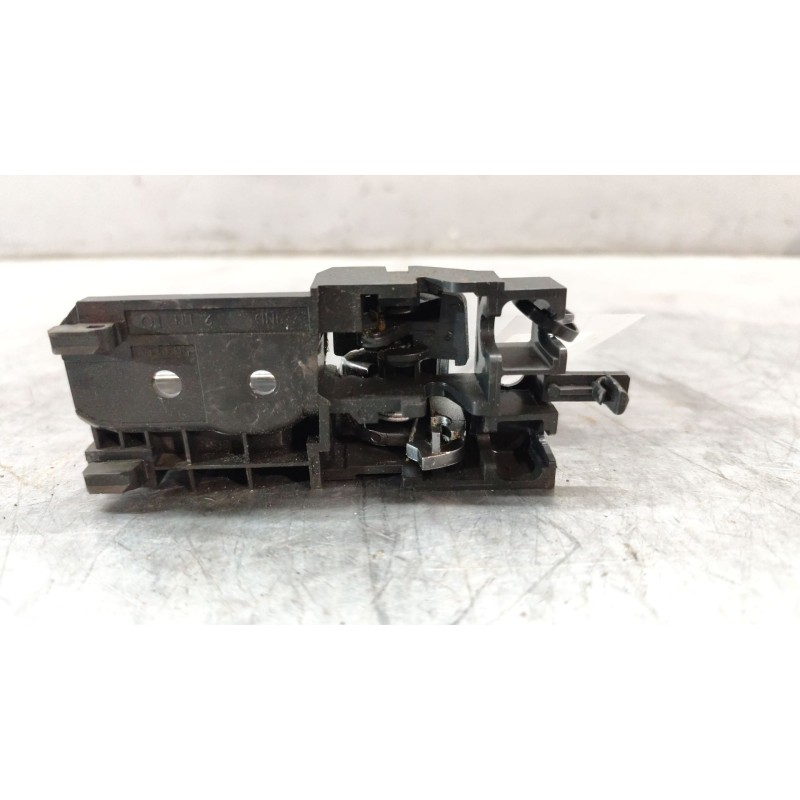 Recambio de maneta interior delantera izquierda para toyota avensis berlina (t25) 2.0 d4-d executive berlina (5-ptas.) referenci 2