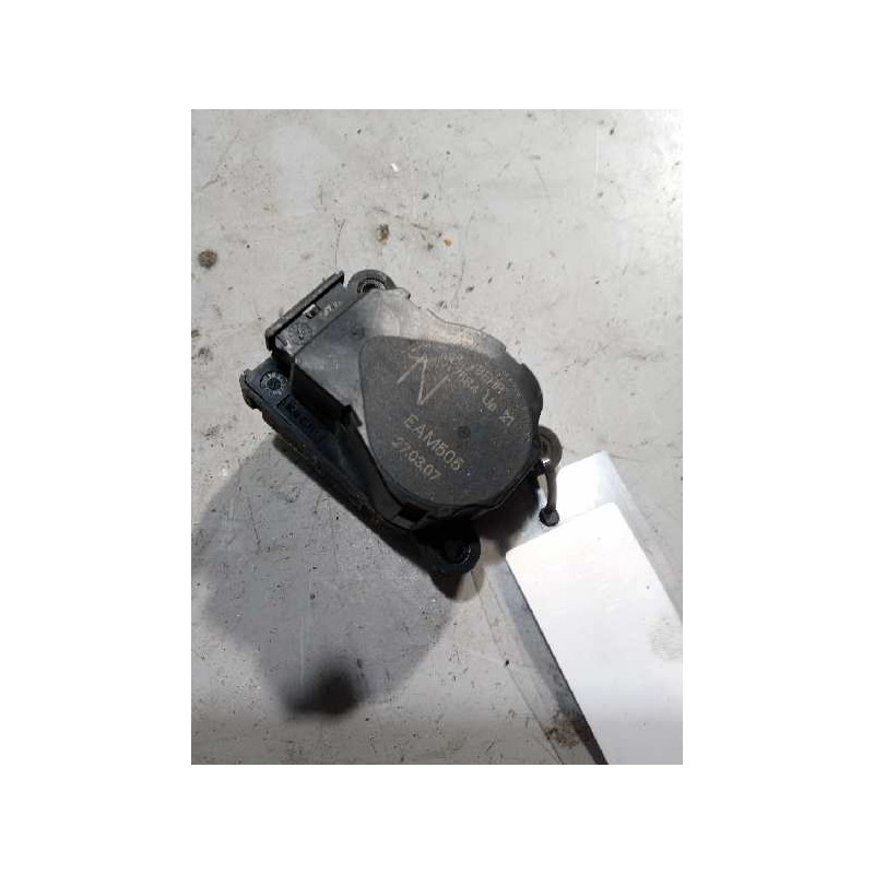 Recambio de motor regulador climatizacion para renault magnum ab 2005 12.8 diesel referencia OEM IAM 5001864711  