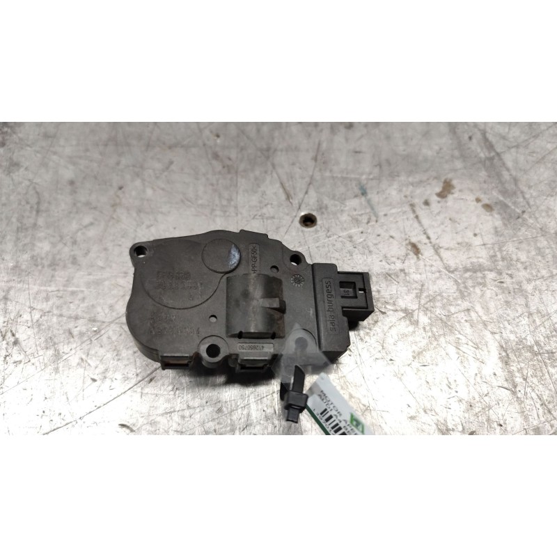 Recambio de motor apertura trampillas climatizador para audi a4 ber. (b8) básico referencia OEM IAM EFB330 2