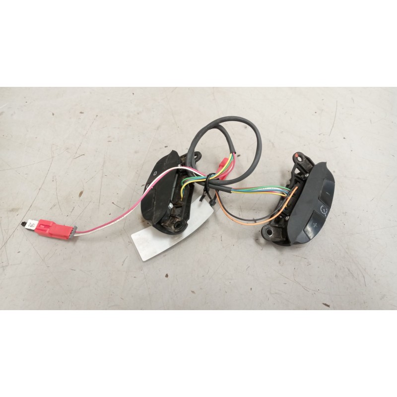 Recambio de mando volante para renault magnum ab 2005 12.8 diesel referencia OEM IAM 7420857834  7484592331 - Blanco 2