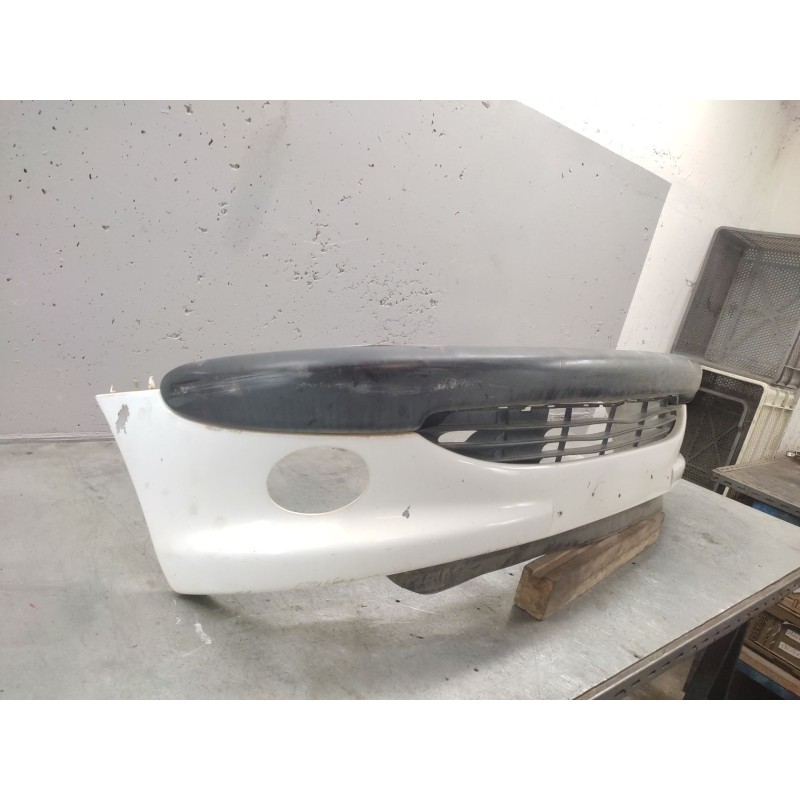 Recambio de paragolpes delantero para peugeot 206 berlina xt referencia OEM IAM - Blanco 2
