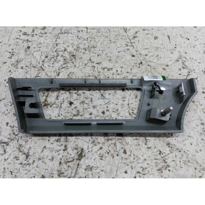 Recambio de guarnecidos varios para bmw serie 3 berlina (e90) 320d referencia OEM IAM 7132847 - Gris 2
