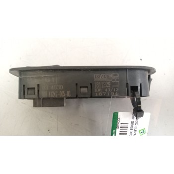 Recambio de mando elevalunas delantero derecho para daf serie xf105.xxx 12.9 diesel referencia OEM IAM 1811229  