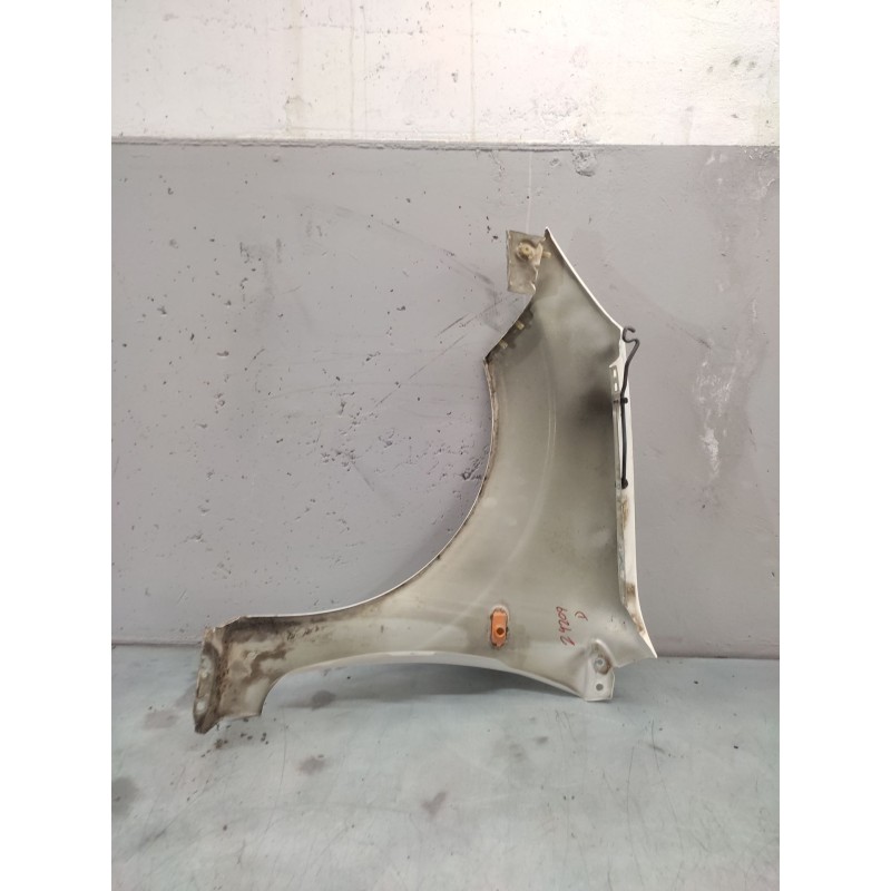 Recambio de aleta delantera derecha para ford fiesta (cbk) ambiente referencia OEM IAM - Blanco 2